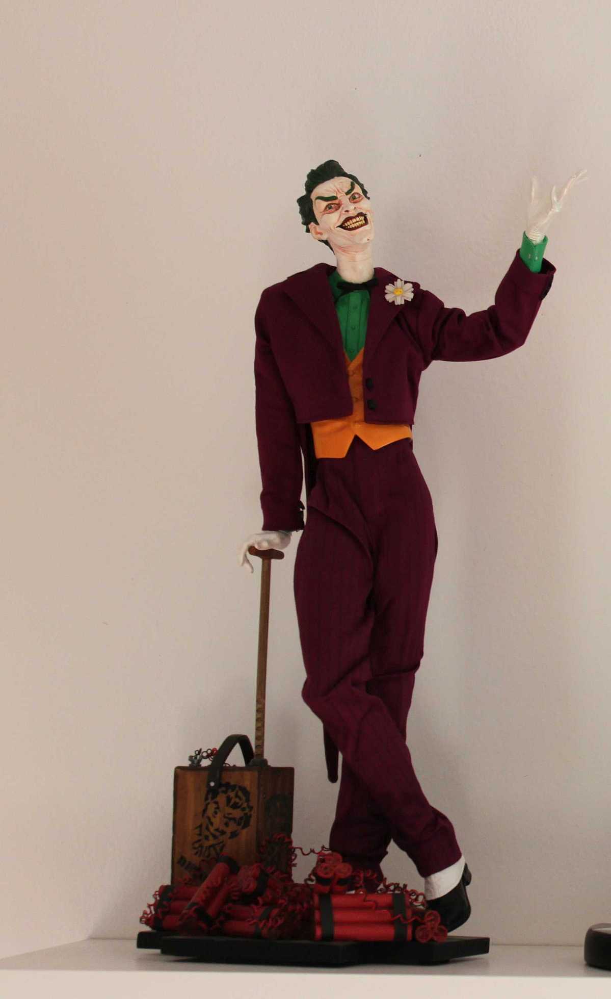 [Bild: DC-Joker-Museum-Statue.jpg]